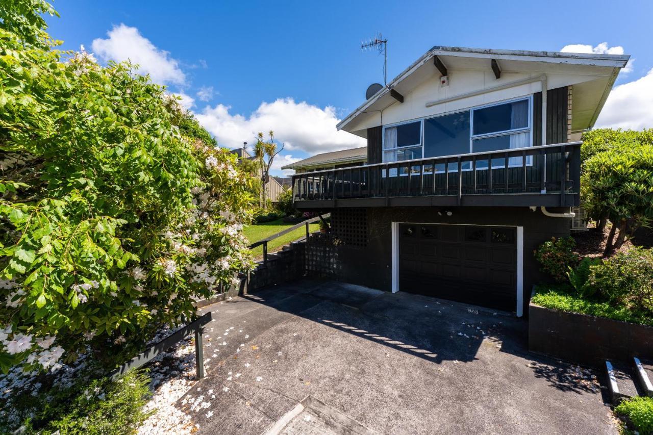 Classic Bach Taupo Exterior photo